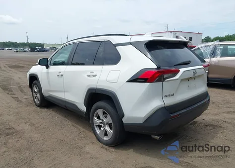 2021 Toyota Rav4 Xle z USA, uszkodzony, nr VIN 2T3P1RFV1MW185910